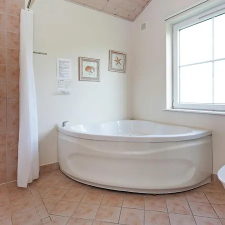 8 Person On A In Сasa de vacaciones *